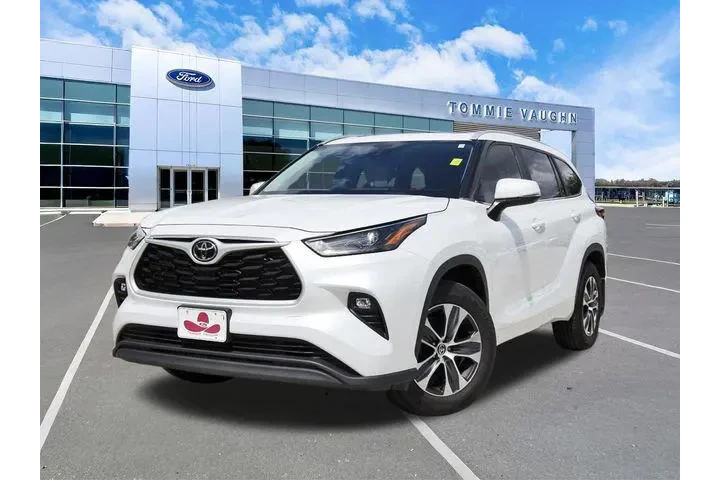 $33995 : Toyota Highlander 2023 XSE 4 image 1