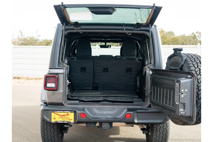 $31221 : 2021 Wrangler Unlimited Sahara image 7