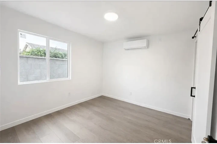 $1200 : Noble Ave, Van Nuys, CA image 1