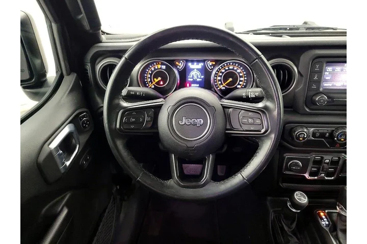 $29998 : Jeep Gladiator 2021 4x4 Will image 10