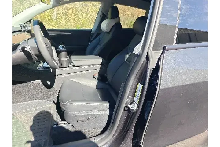 $34990 : Tesla Model Y 2024 AWD Long image 9