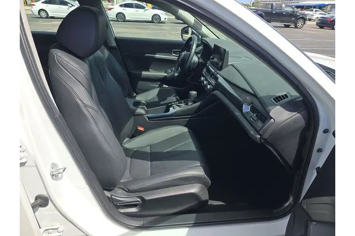 $29861 : Acura Integra 2023 4dr Liftb image 7