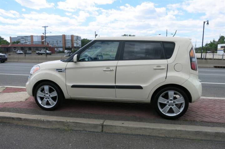 $6995 : 2011 Soul ! image 7