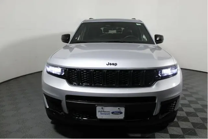$29800 : Jeep Grand Cherokee L 2023 4 image 3