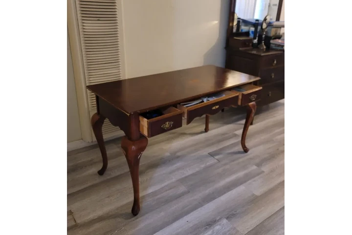$100 VENDO MESA DE MADERA SUR image 2