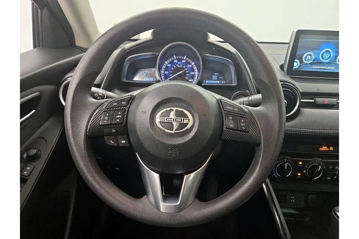 $13998 : Scion iA 2016 4dr Sedan 6A image 10