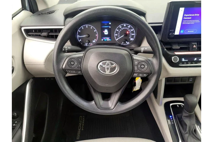 $23998 : Toyota Corolla Cross 2024 L image 10