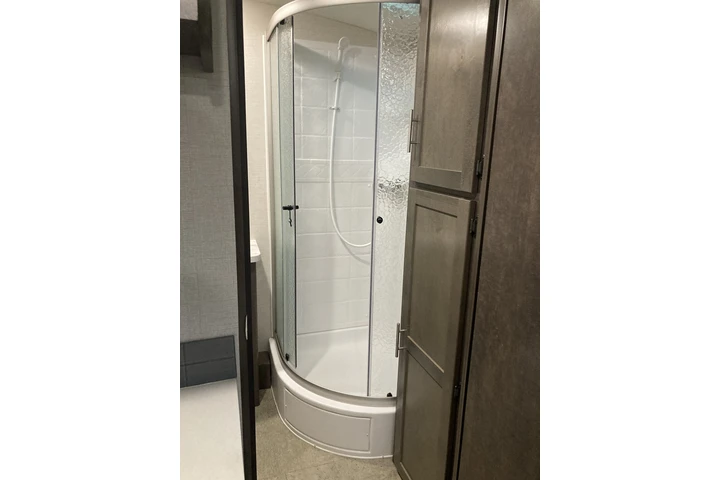 $1300 : RV para renta image 6