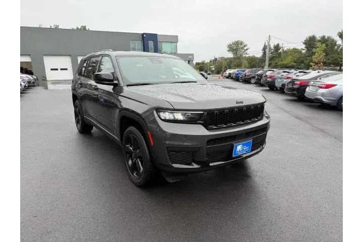 $29999 : 2023 Grand Cherokee L image 4
