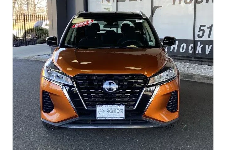 $12487 : Nissan Kicks 2023 SV 4dr Cro image 3