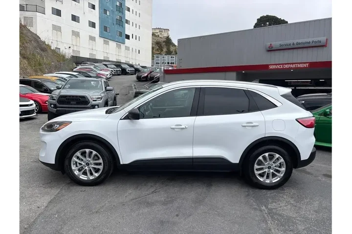 $18988 : Ford Escape 2022 SE 4dr SUV image 4