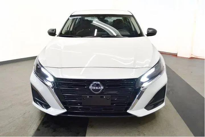 $21994 : Nissan Altima 2025 2.5 SV 4d image 3