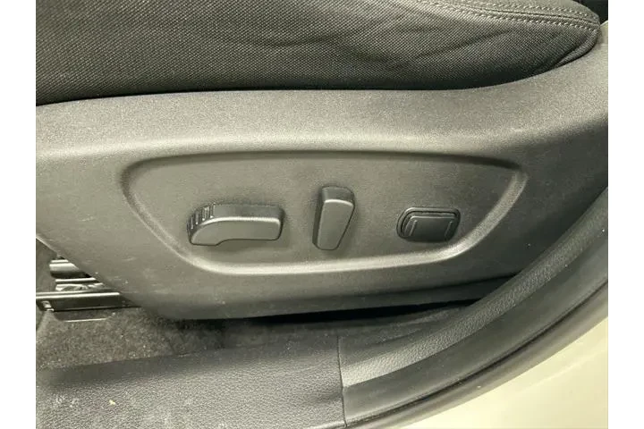 $14671 : Nissan Rogue 2018 AWD SV 4dr image 10