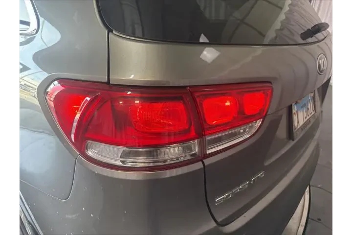 $9999 : Kia Sorento 2017 LX V6 4dr S image 10