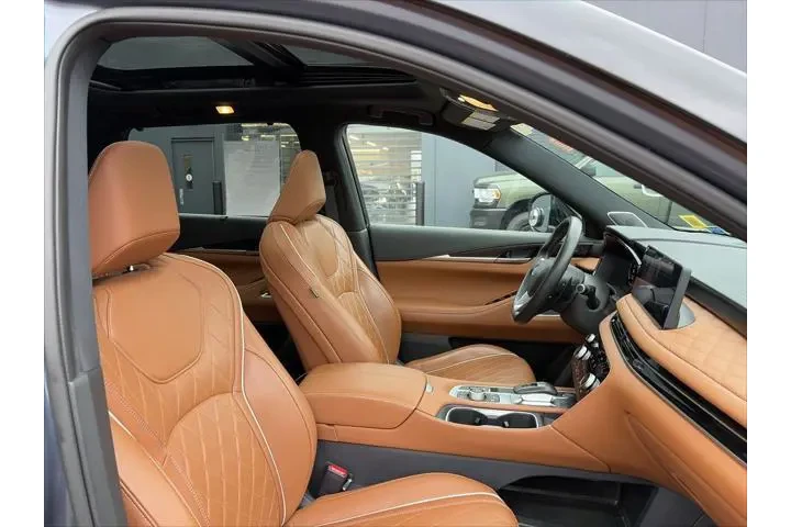 $60 : INFINITI QX60 2023 AWD Autog image 9