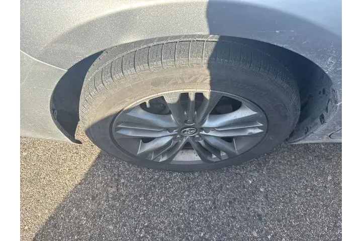 $12411 : Toyota Camry 2017 LE 4dr Sed image 8