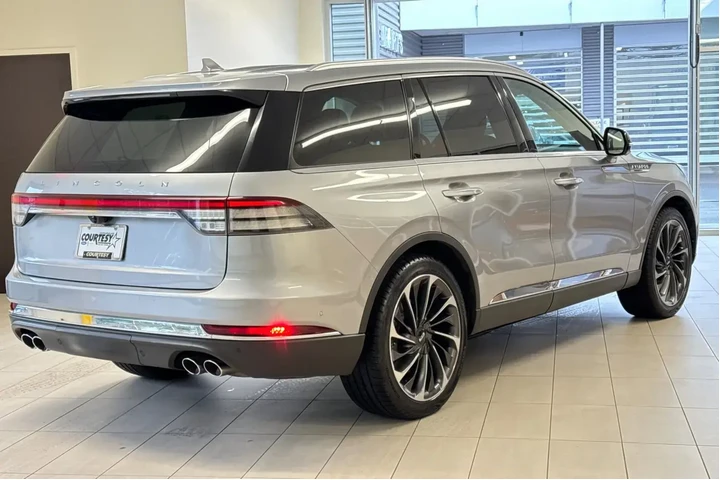 $29361 : Lincoln Aviator 2020 AWD Res image 4