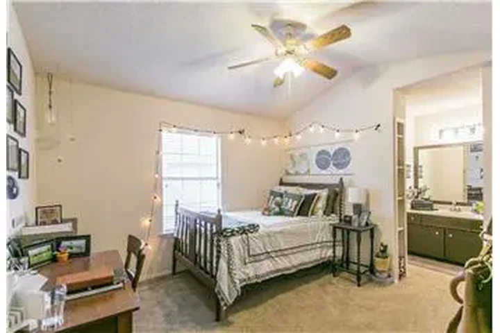 $1500 : Rental property with 3 bedro image 6