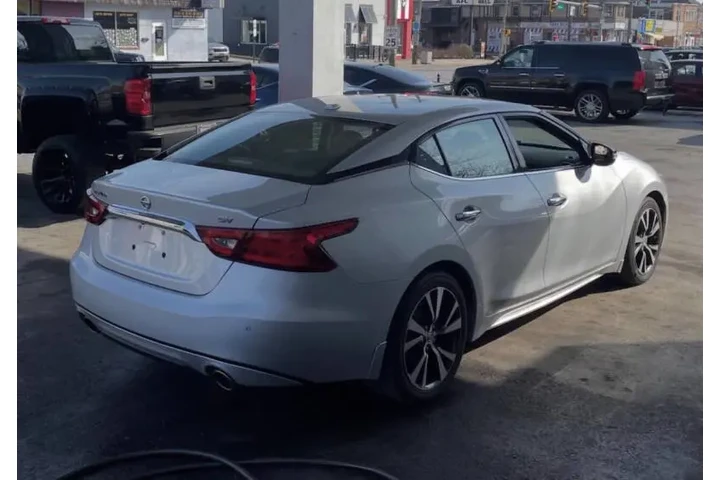 $9000 : 2017 Maxima 3.5 SV image 4