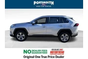 $28495 : Toyota RAV4 2024 AWD XLE 4dr thumbnail