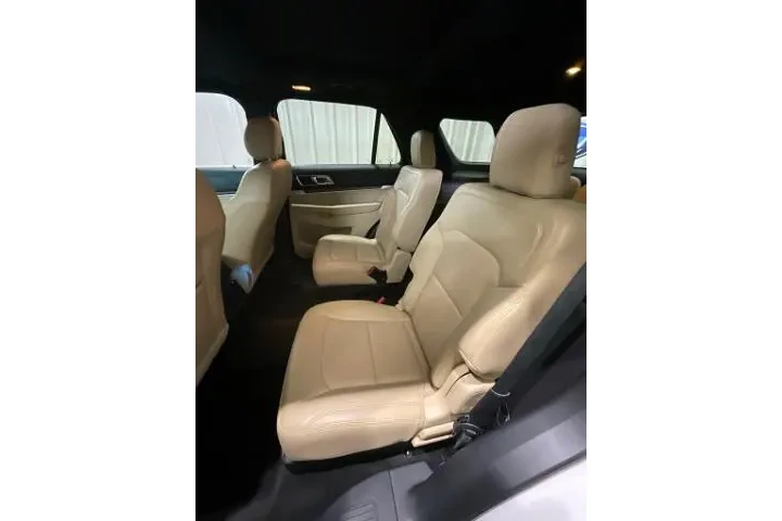 $16990 : Ford Explorer 2017 Limited 4 image 9