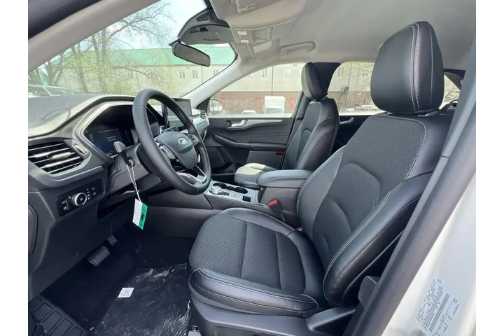 $28000 : Ford Escape Plug-In Hybrid 2 image 10