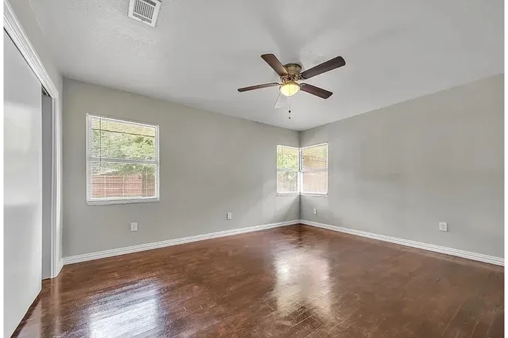 $1350 : HOUSE RENT IN DALLAS TAXES image 4