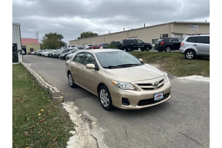 $7990 : 2012 Corolla LE image 7