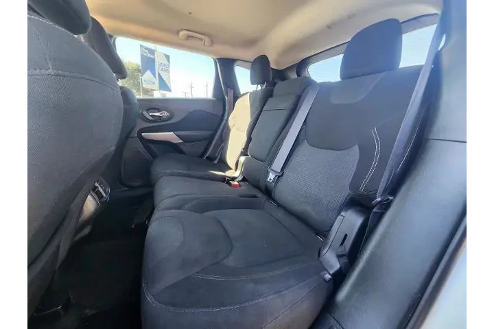 $12398 : Jeep Cherokee 2017 4x4 Latit image 8