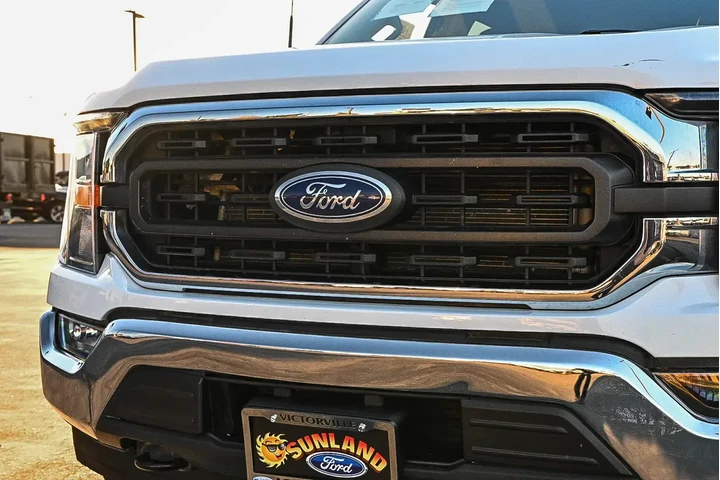 Ford F-150 2023 4x4 XLT 4dr image 6