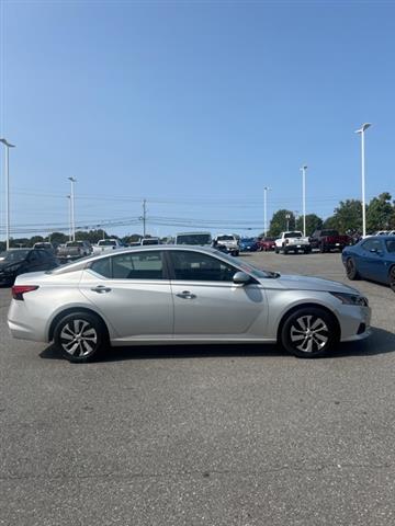 $21995 : PRE-OWNED 2022 NISSAN ALTIMA image 3