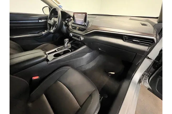 $17987 : Nissan Altima 2024 2.5 SV 4d image 10