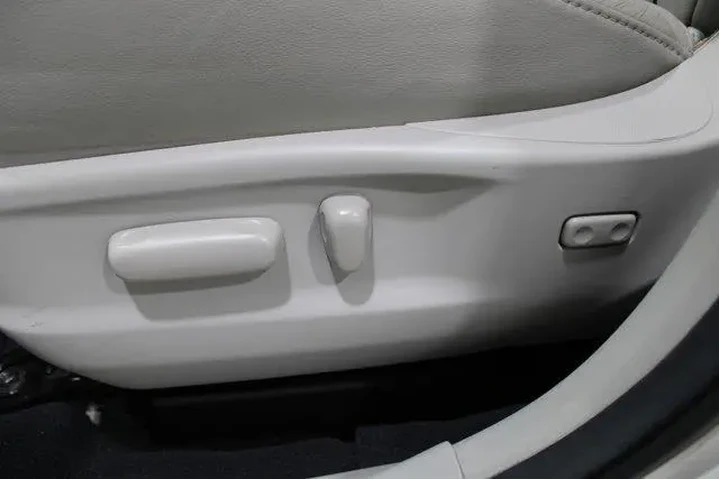 $14982 : Toyota Venza 2015 XLE V6 4dr image 4