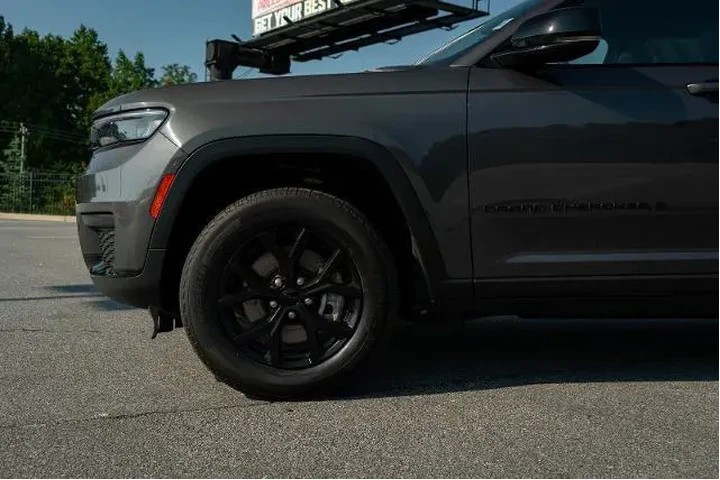 $34358 : Jeep Grand Cherokee L 2024 4 image 4