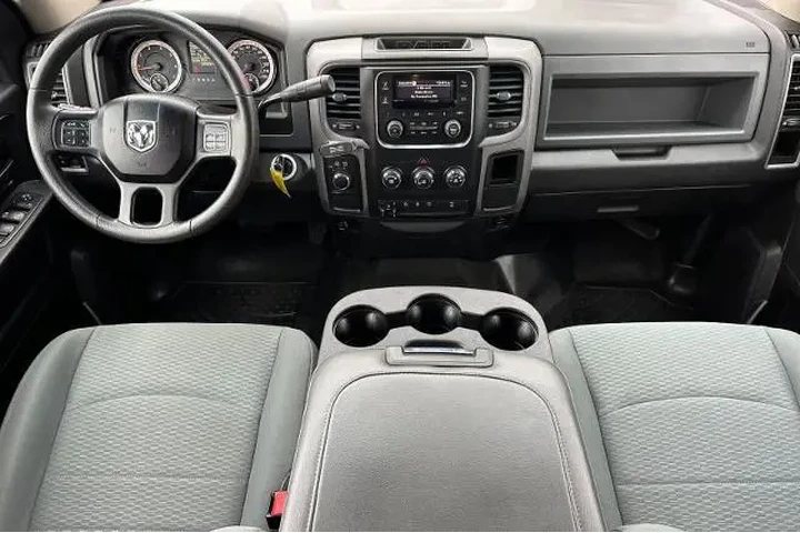 $32995 : Ram 2500 2018 4x4 Tradesman image 3