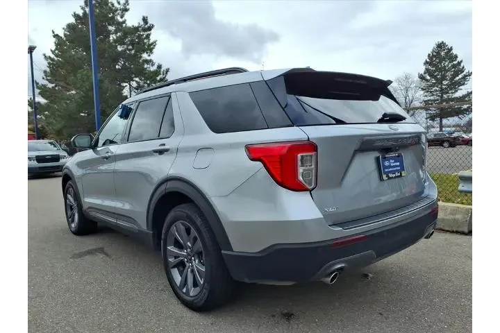 $30980 : Ford Explorer 2023 AWD XLT 4 image 9