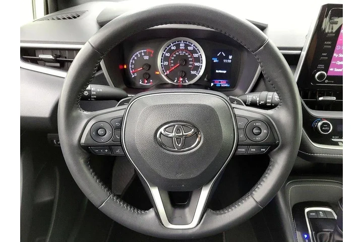 $21998 : Toyota Corolla Hatchback 202 image 10