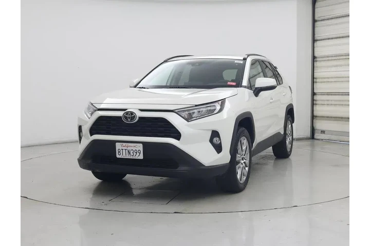 $31998 : Toyota RAV4 2021 XLE Premium image 4