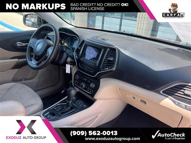 $13995 : 2019 Cherokee Latitude image 1