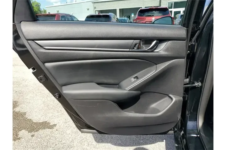 $18990 : Honda Accord 2022 LX 4dr Sed image 10