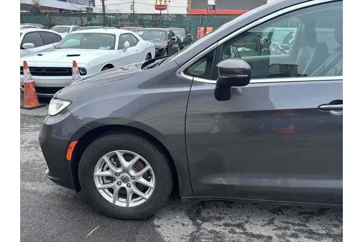 $19995 : Chrysler Pacifica 2023 Touri image 8