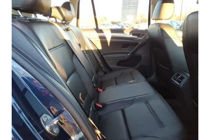 $17999 : Volkswagen Golf Alltrack 201 image 5