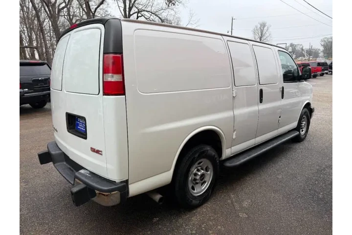$13999 : 2017 GMC Savana 2500 image 5