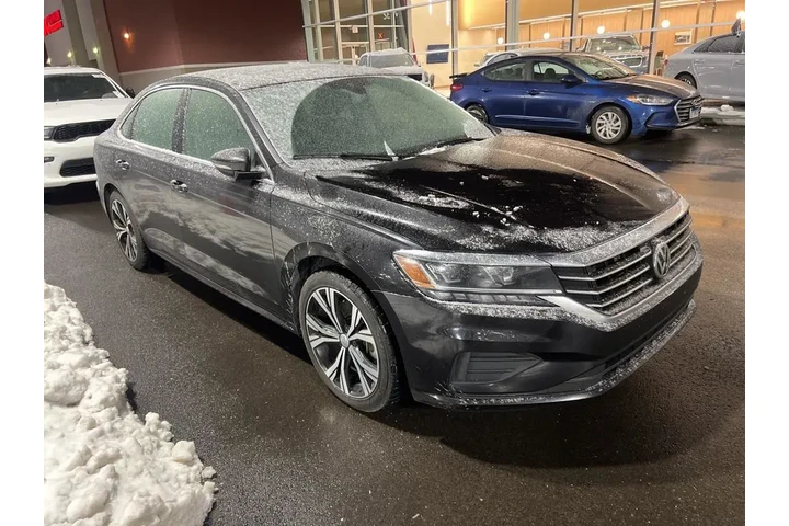 $15500 : Volkswagen Passat 2021 SE 4d image 3