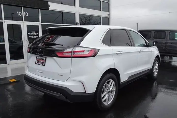 $23990 : 2023 Edge image 8