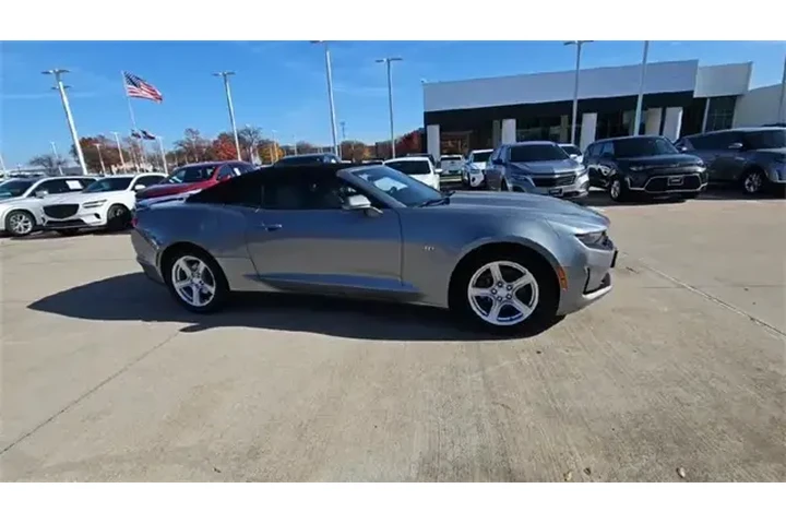 $22987 : Chevrolet Camaro 2023 LT 2dr image 9