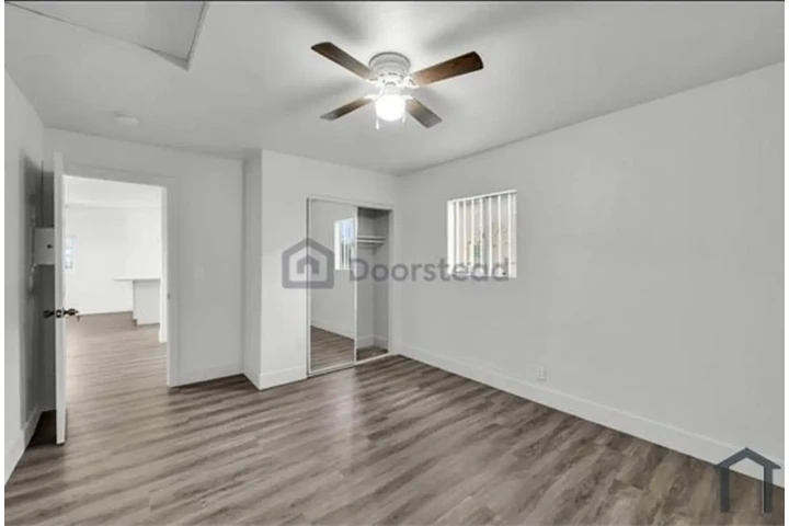 $2600 : CASA DE RENTA ! image 8