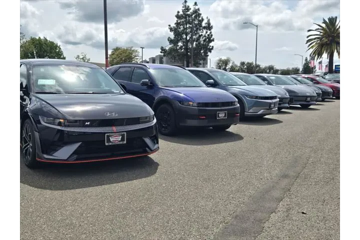 $19763 : Tesla Model X 2017 AWD 75D 4 image 8