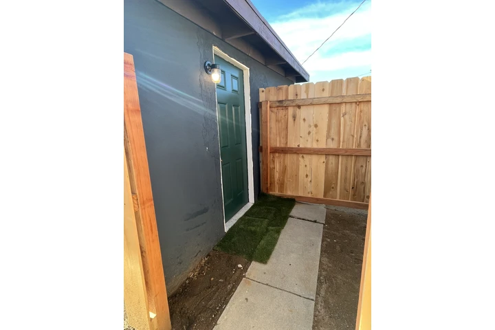 $1400 : Estudio en renta image 2