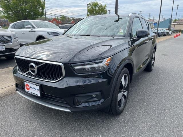 $31599 : PRE-OWNED 2021 VOLVO XC40 MOM image 1